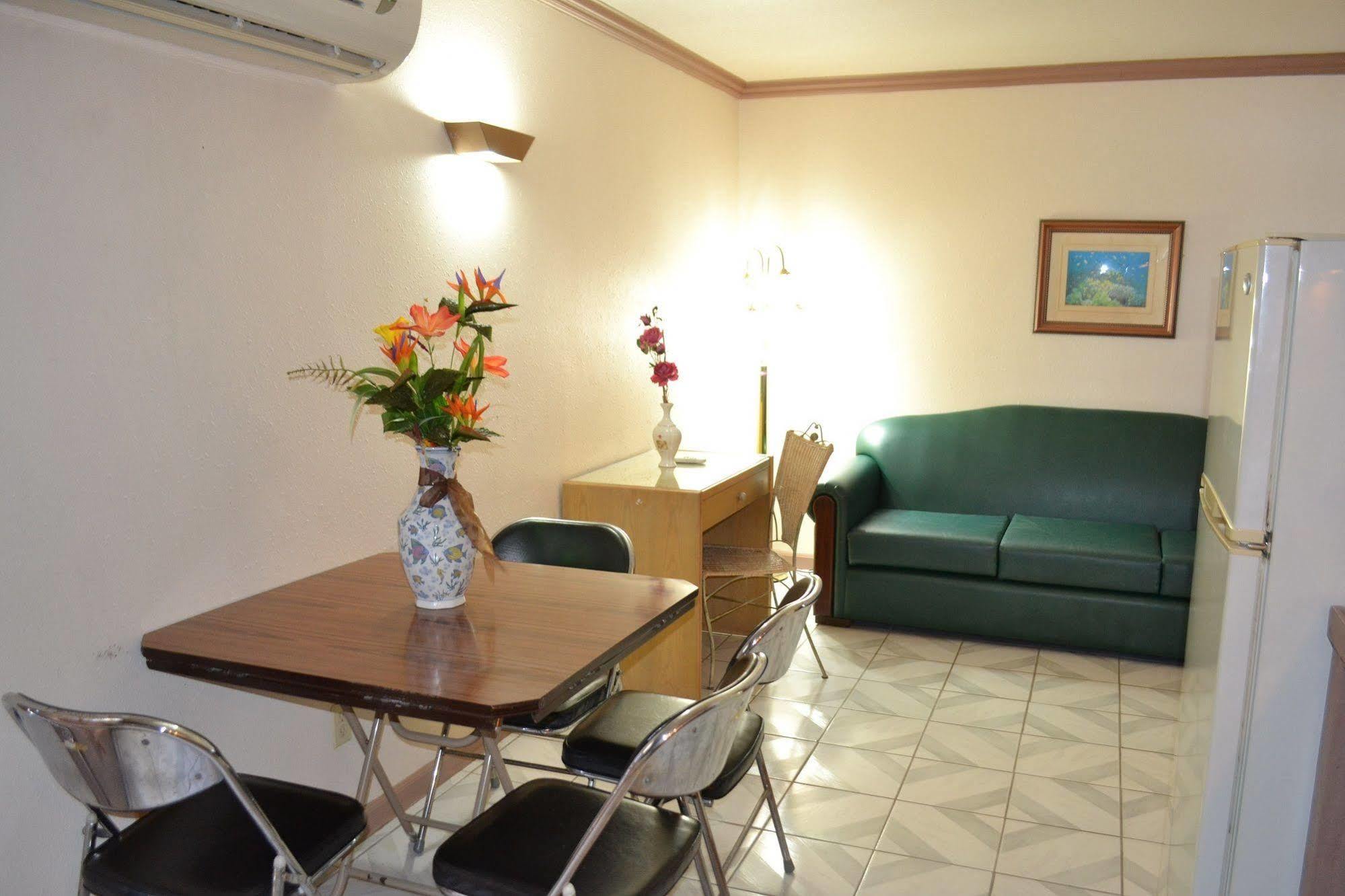 West Plaza Coral Reef Hotel Koror Exterior photo