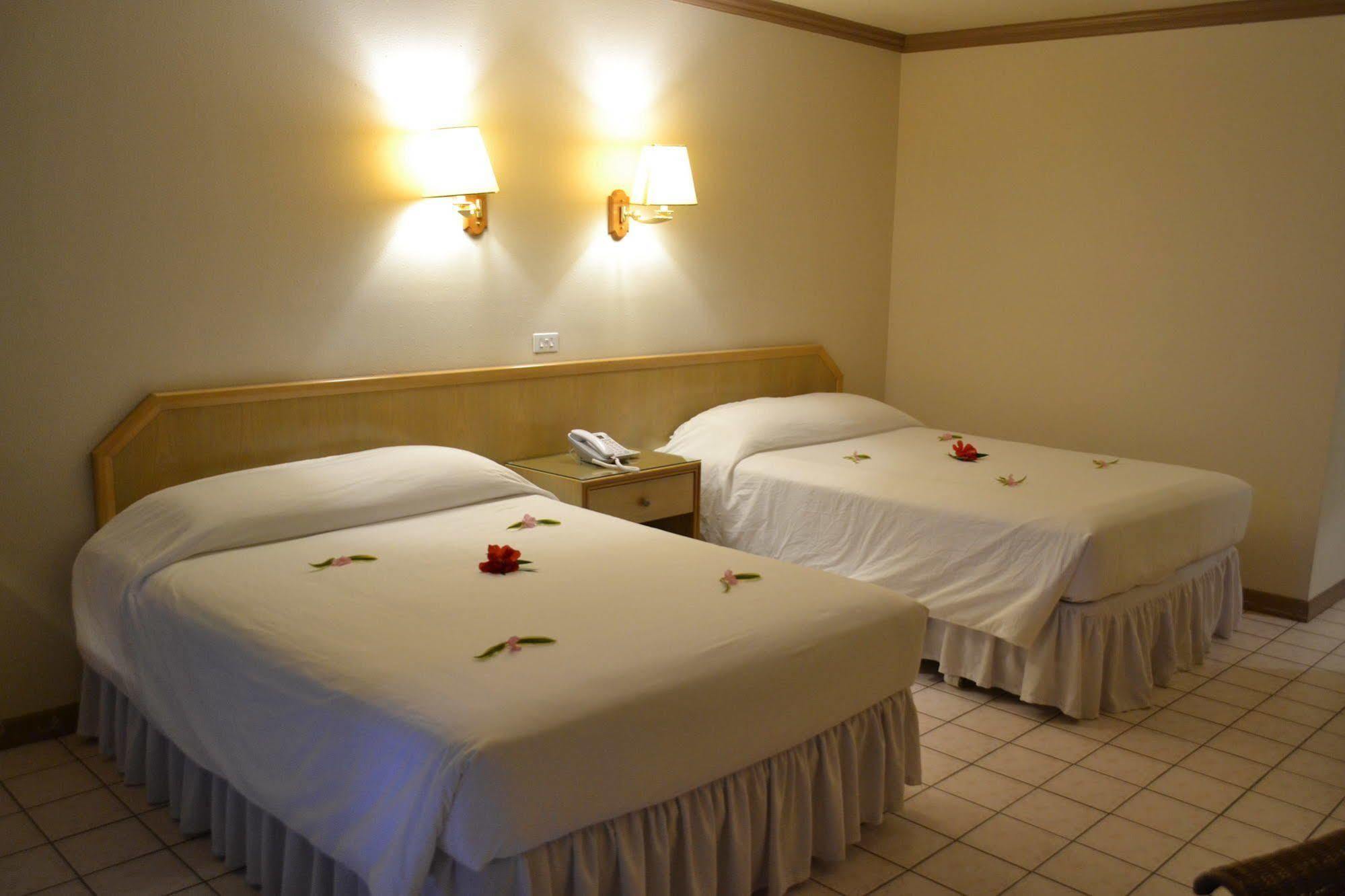 West Plaza Coral Reef Hotel Koror Exterior photo